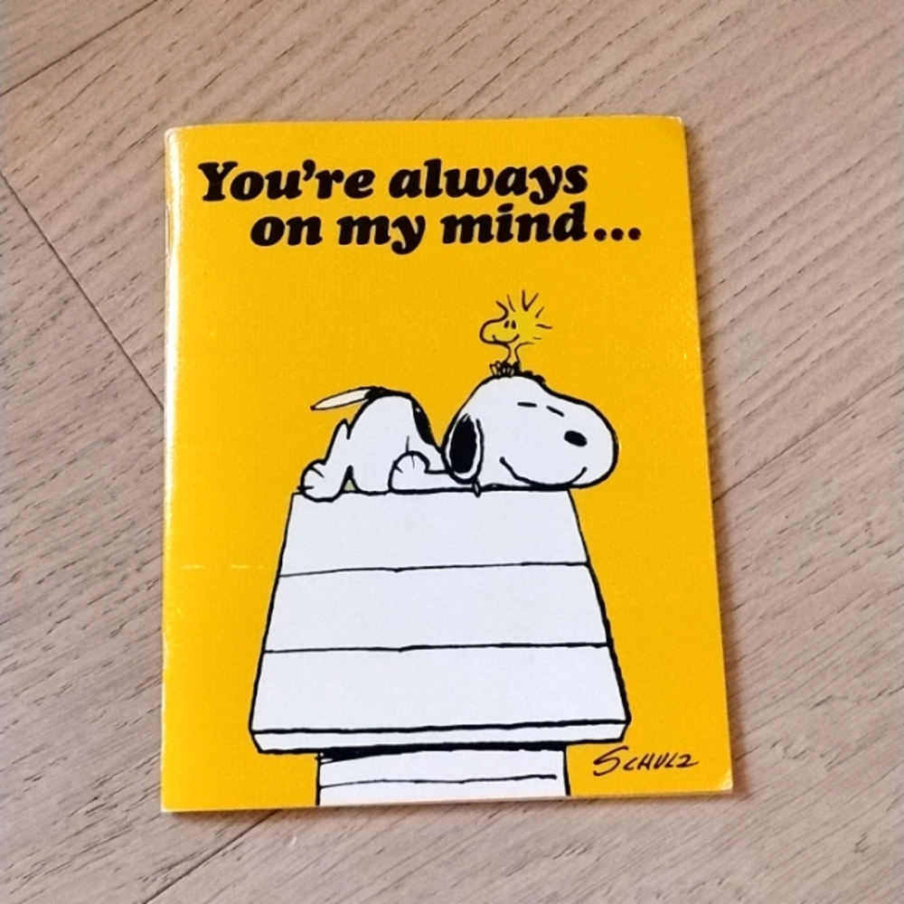 Hallmark Peanuts vintage greeting card book Snoopy